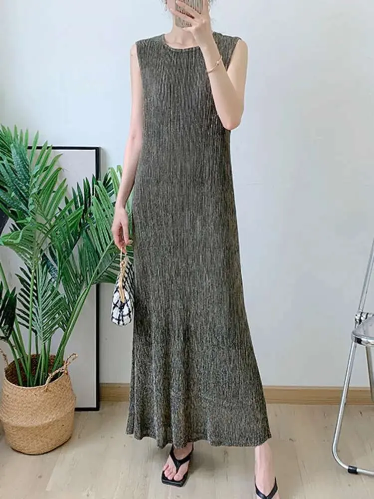 LANMREM Pleated 2 Pieces Sets Solid Color Fashion Long Sleeves Coat Round Neck Sleeveless Dress 2025 Spring New Clothing 2AA1750
