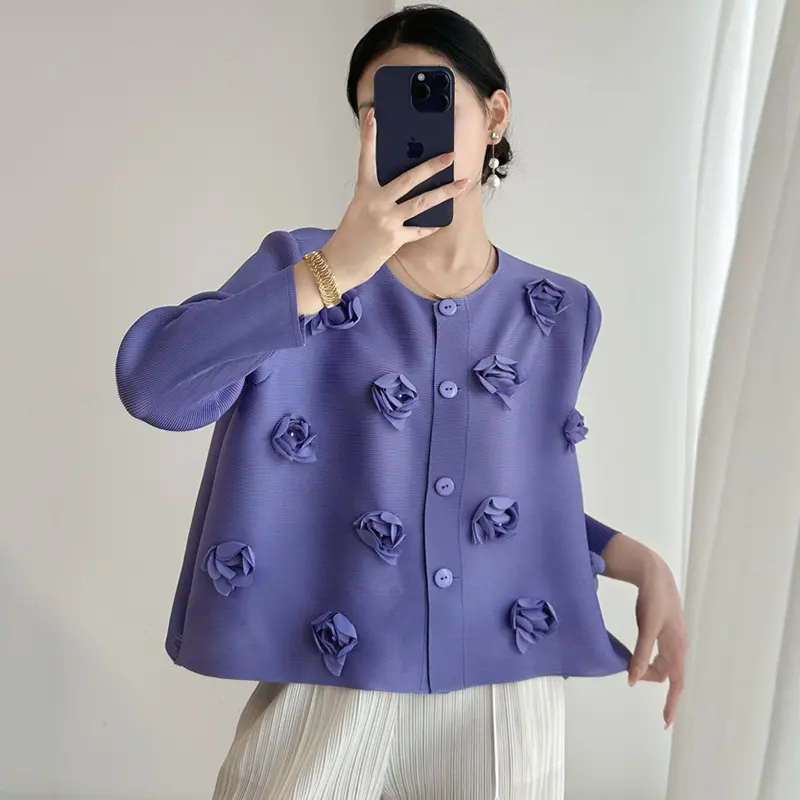 LANMREM Three-dimensional Flower Bead Embroidered Pleated Shirts For Women Single Breasted Elastic Thin Top 2025 New 2DB2277