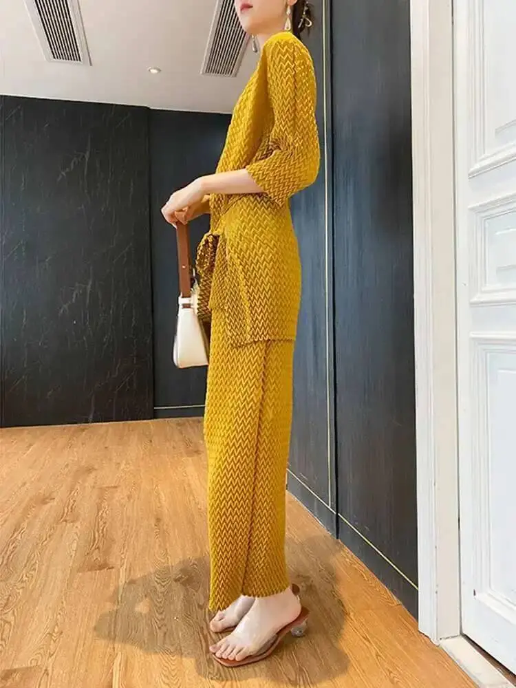 LANMREM 2 Pieces Pleated Sets For Women Round Neck Bandage Shirt With Loose Trouses Female Fashion Clothing Spring New 2DB2228
