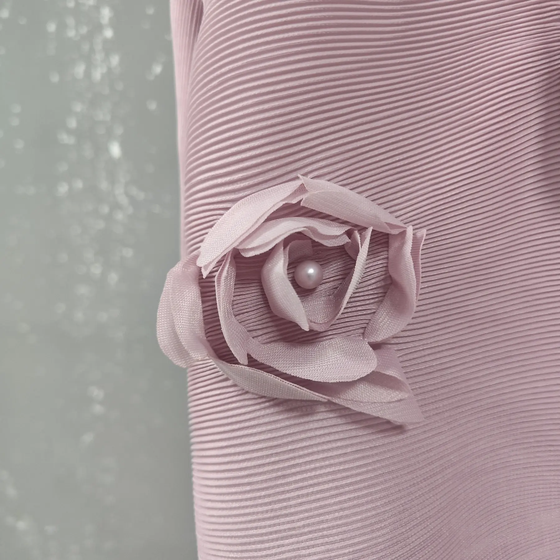 LANMREM Three-dimensional Flower Bead Embroidered Pleated Shirts For Women Single Breasted Elastic Thin Top 2025 New 2DB2277
