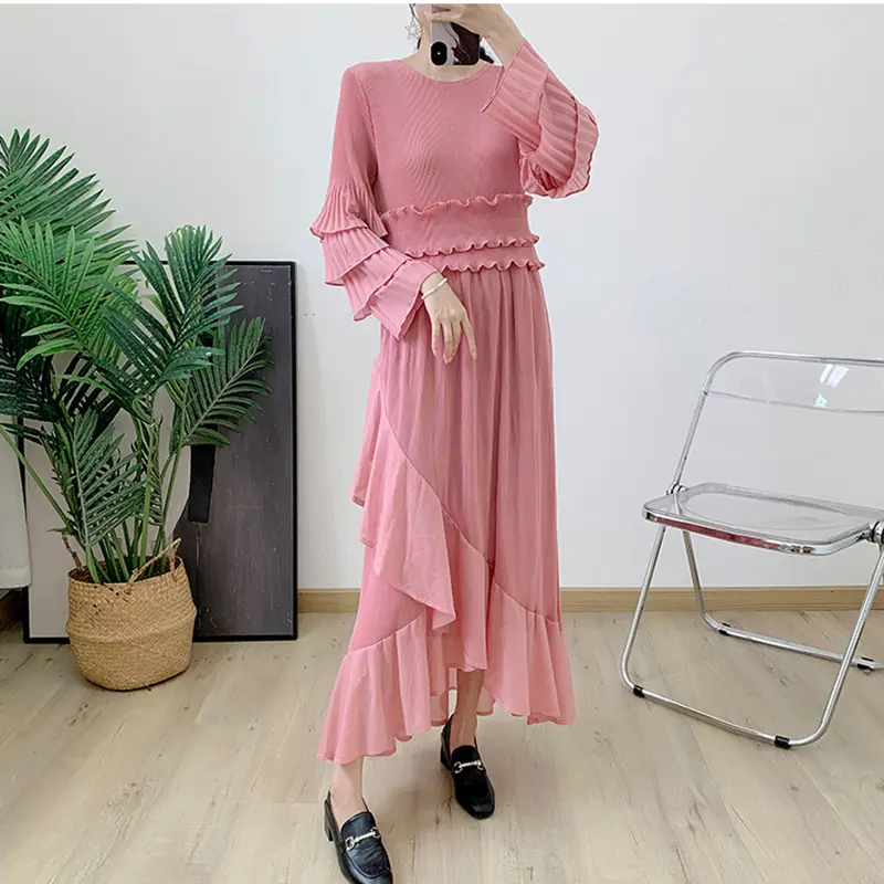 LANMREM Ruffles Pleated Dress For Women Round Neck Long Sleeves Fungus Stitching Solid Color Festival Clothing 2025 New 2C1300
