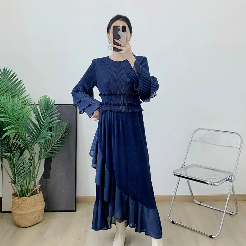 LANMREM Ruffles Pleated Dress For Women Round Neck Long Sleeves Fungus Stitching Solid Color Festival Clothing 2025 New 2C1300