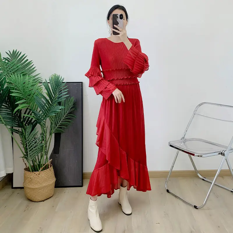 LANMREM Ruffles Pleated Dress For Women Round Neck Long Sleeves Fungus Stitching Solid Color Festival Clothing 2025 New 2C1300