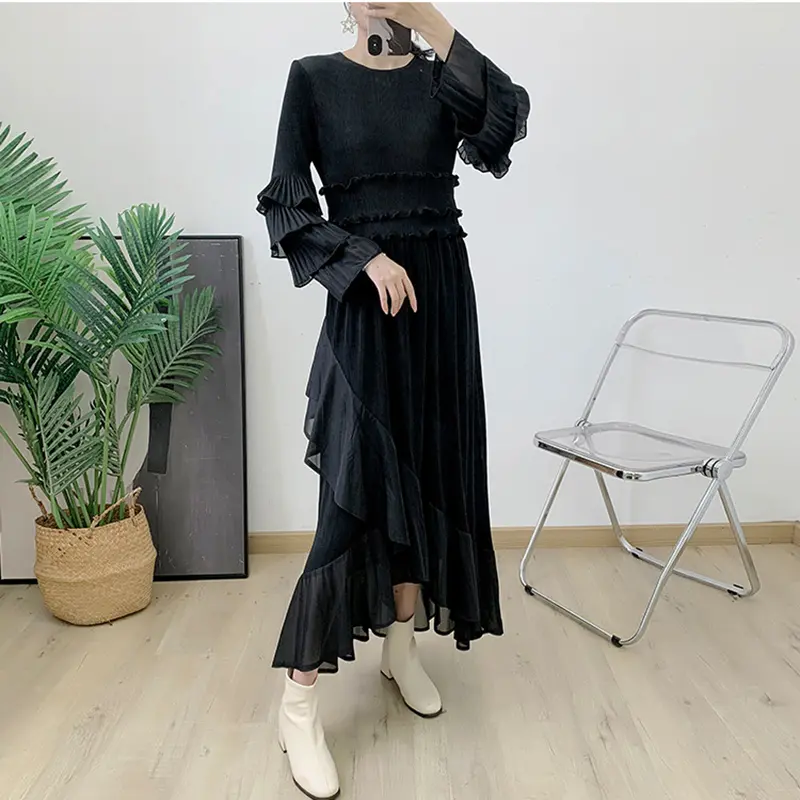 LANMREM Ruffles Pleated Dress For Women Round Neck Long Sleeves Fungus Stitching Solid Color Festival Clothing 2025 New 2C1300