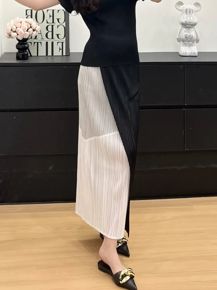 LANMREM Pleated 2025 New Niche Design Women's Skirt Simple High-end Casual Fashion Black And White Colorblock Patchwork Skirts