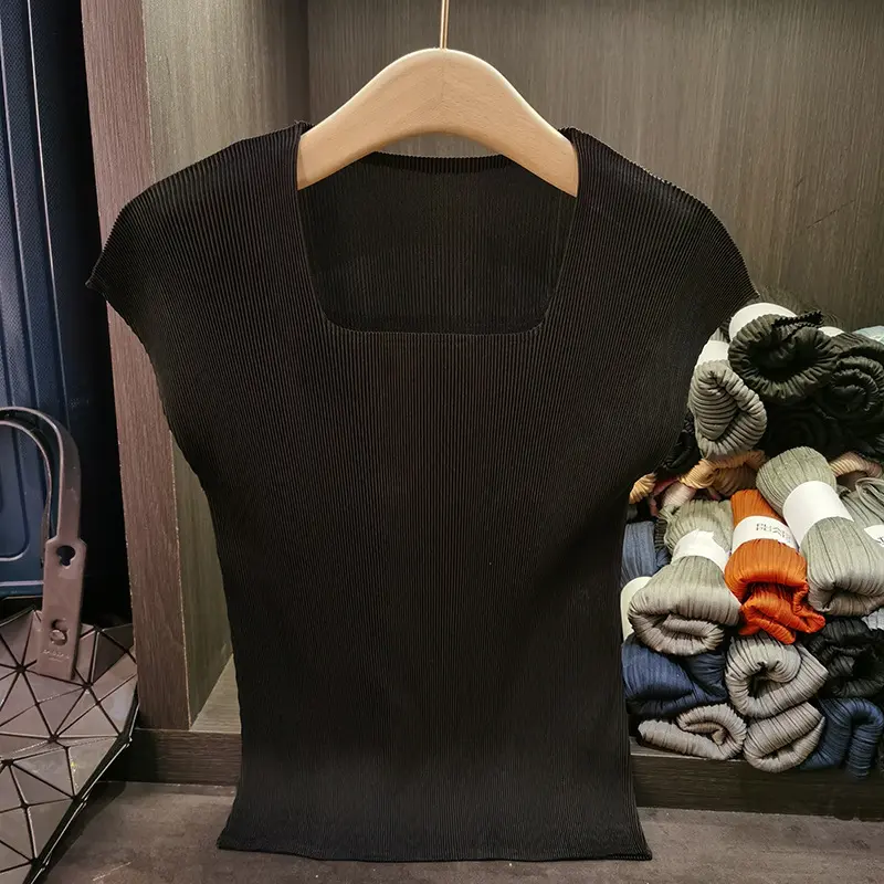 LANMREM Beige High-end Square Neck Sleeveless Pleated Top For Women Summer 2025 New Slim Fit Versatile Pullover Tops 2DB3343