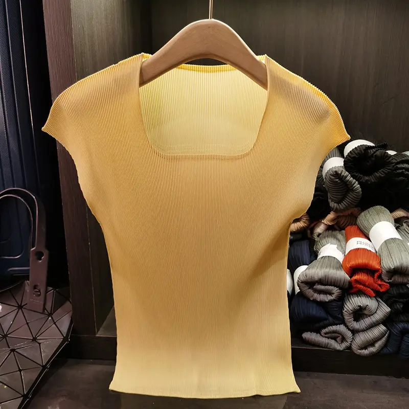 LANMREM Beige High-end Square Neck Sleeveless Pleated Top For Women Summer 2025 New Slim Fit Versatile Pullover Tops 2DB3343