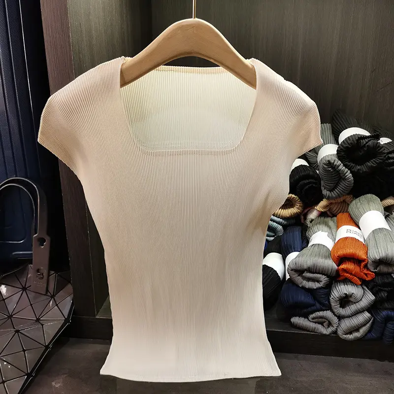 LANMREM Beige High-end Square Neck Sleeveless Pleated Top For Women Summer 2025 New Slim Fit Versatile Pullover Tops 2DB3343