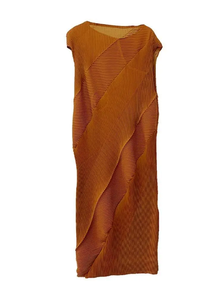 LANMREM Minimalism Pleated Dress For Women O-neck Sleeveless Solid Color Casual Dresses 2024 Female Summer New Clothing 2Z2989