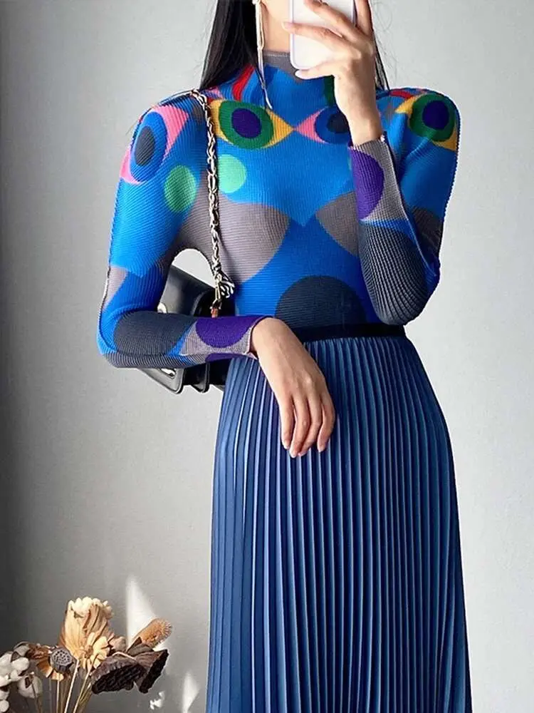 LANMREM Geometric Printing T-shirt Women Long Sleeves High Neck Slim Pleated Top Ladies All Match Chic Clothing Autumn 2R5223