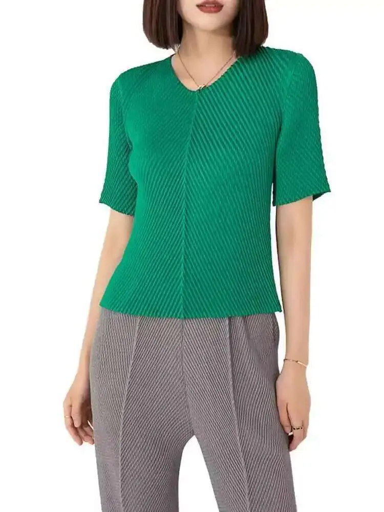 LANMREM Minimalism Pleated T-shirt For Women V-neck Short Sleeves Wave Solid Color Tops Fashion 2024 Summer New Clothing 2Z1693