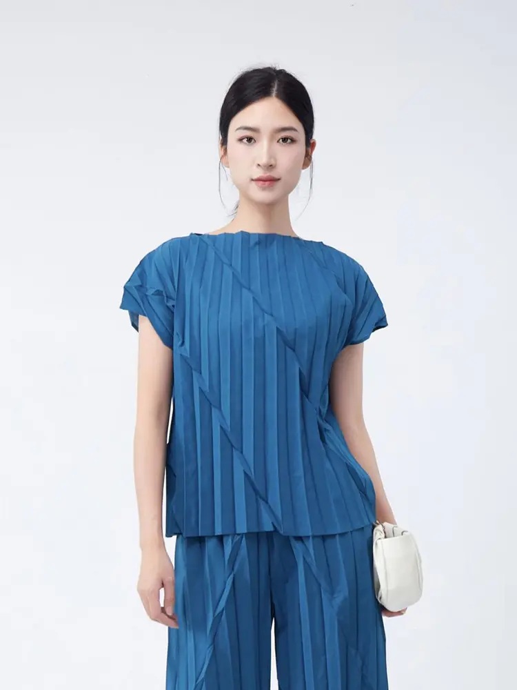 LANMREM Folded Short Sleeved Women's Top Summer High-end Lightweight Pleatedt-shirt Niche Temperament Pullover Tee Chic 2DB3413