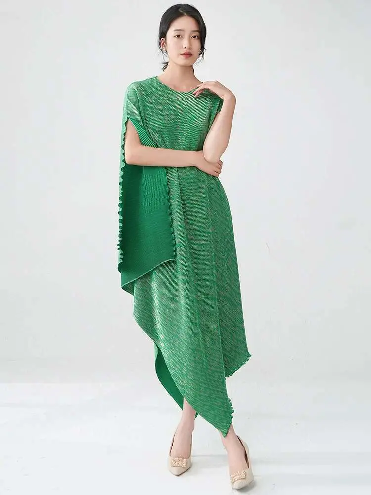 LANMREM Women's Pleated Dress Hot Gold Irregular O-Neck Temperament Elegant Long Dresses Female Fashion 2025 Summer New 2DE262