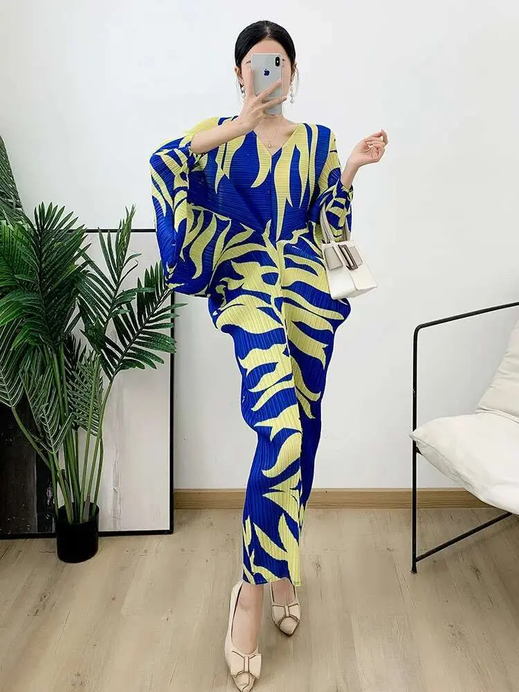 LANMREM Printed Elegant Pleated Dress V Neck Batwing Sleeve Mid Length Dresses For Women 2025 New Spring Clothing 2Q1195