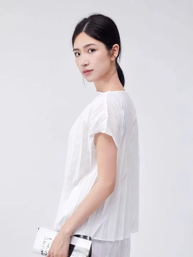 LANMREM Folded Short Sleeved Women's Top Summer High-end Lightweight Pleatedt-shirt Niche Temperament Pullover Tee Chic 2DB3413