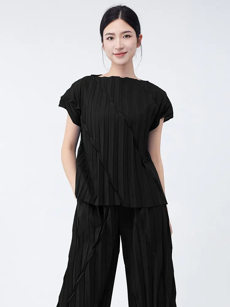 LANMREM Folded Short Sleeved Women's Top Summer High-end Lightweight Pleatedt-shirt Niche Temperament Pullover Tee Chic 2DB3413