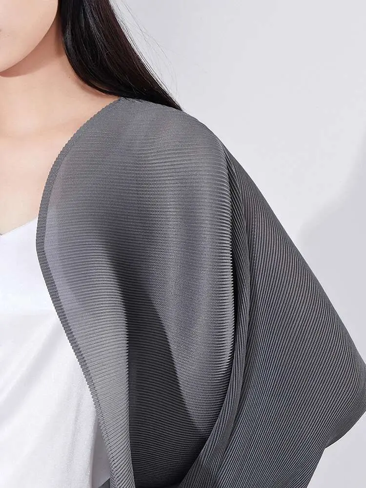 LANMREM Versatile Pleated Shawl Top Women's High-end Batwing Sleeves Solid Color Outerwear Loose Shirt 2024 Spring New 2DA2222