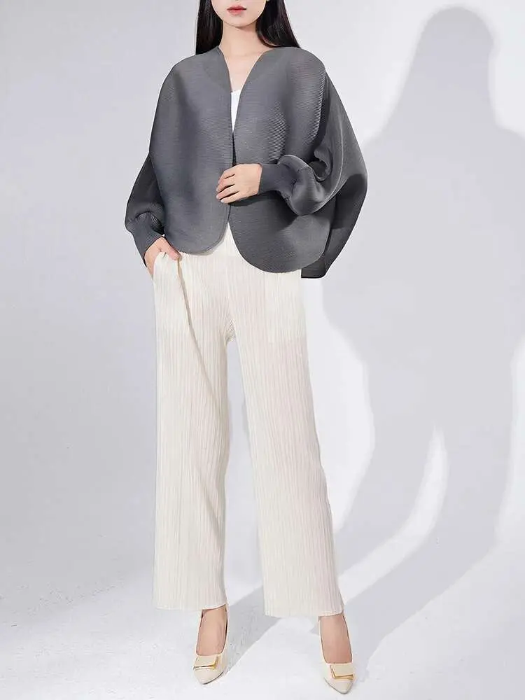 LANMREM Versatile Pleated Shawl Top Women's High-end Batwing Sleeves Solid Color Outerwear Loose Shirt 2024 Spring New 2DA2222