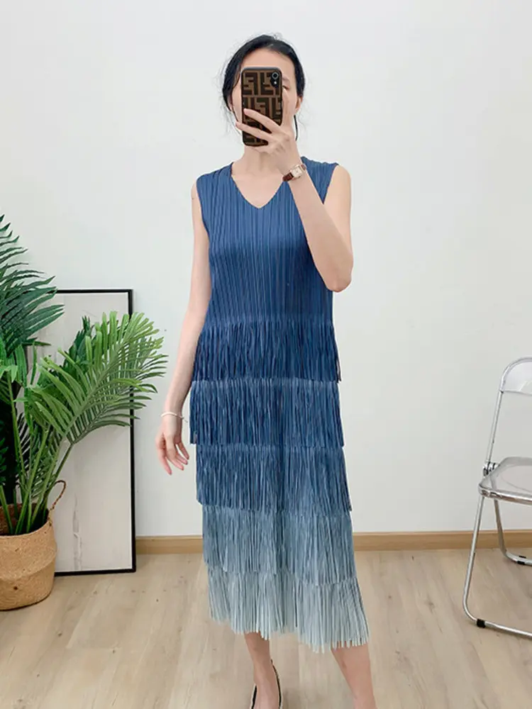 LANMREM Gradient Tassel Pleated Set For Women 2025 New Lightlweight Suit Coat And Sleeveless V Collar Dresses Chic Cloth 2DB3551