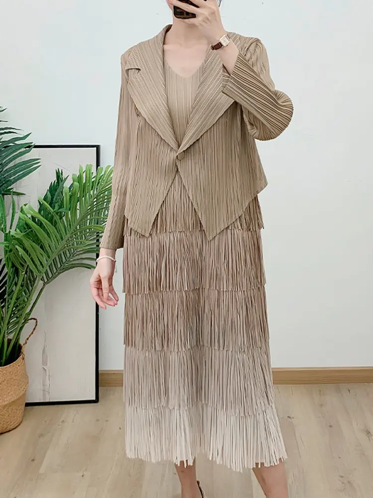LANMREM Gradient Tassel Pleated Set For Women 2025 New Lightlweight Suit Coat And Sleeveless V Collar Dresses Chic Cloth 2DB3551