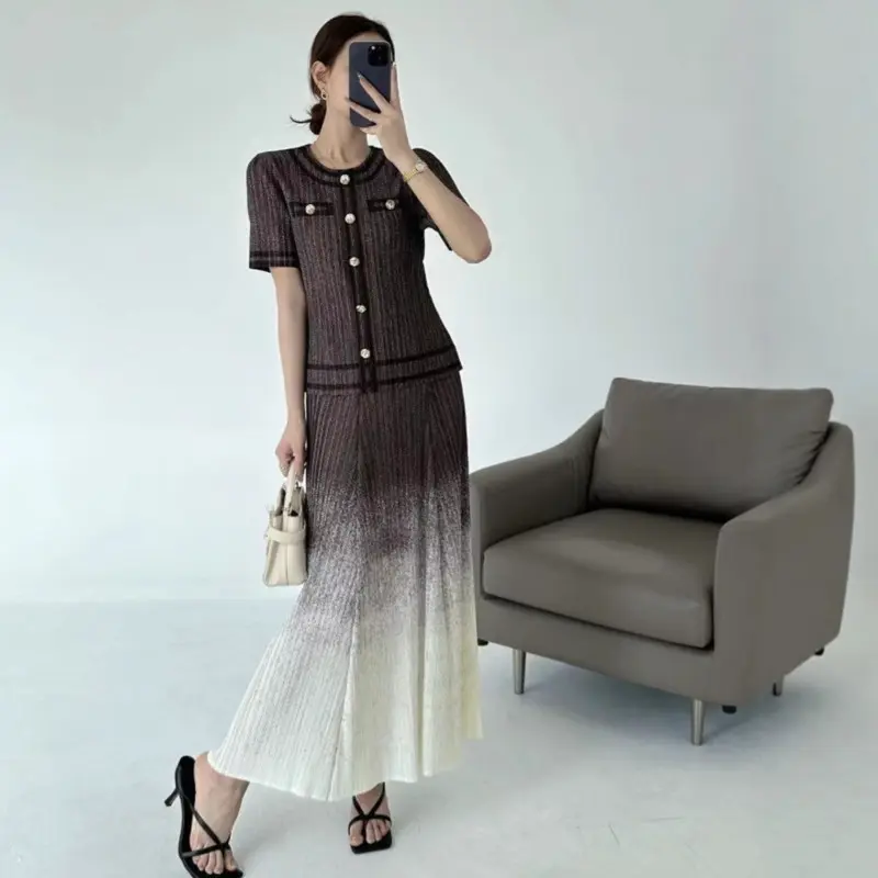 LANMREM 2025 New Two Pieces Set Temperament Pleated Women's Dress Summer Short Sleeve Printting Gradient Clothing Chic 2DB3438