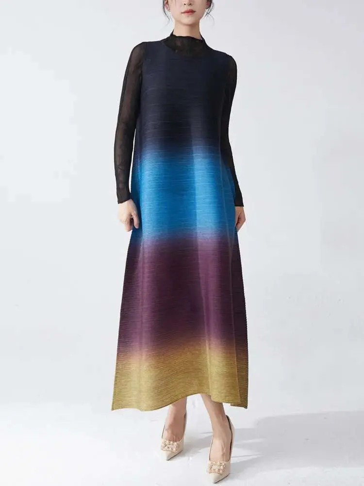 LANMREM Gradient Sleeveless Dress Women Pullover Round Neck Pleated Loose Style Female Elegant Clothing 2025 Spring New 2DC1023