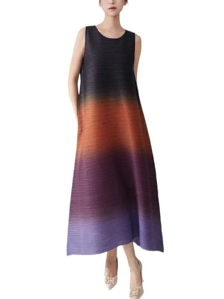 LANMREM Gradient Sleeveless Dress Women Pullover Round Neck Pleated Loose Style Female Elegant Clothing 2025 Spring New 2DC1023
