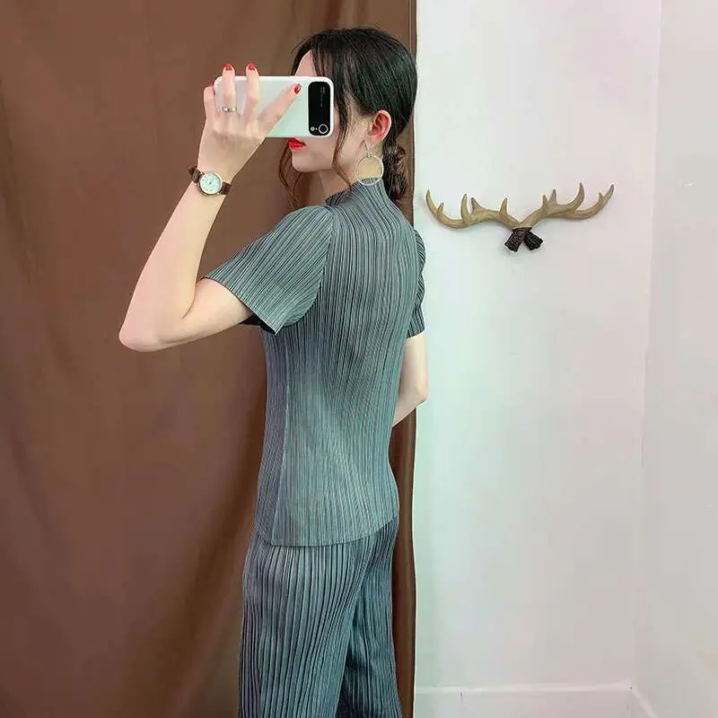 LANMREM Black Stand-up Collar Short-sleeved Pleated Loose Plus Woman T-shirt Casual Simple Fashion 2025 Spring New TV737