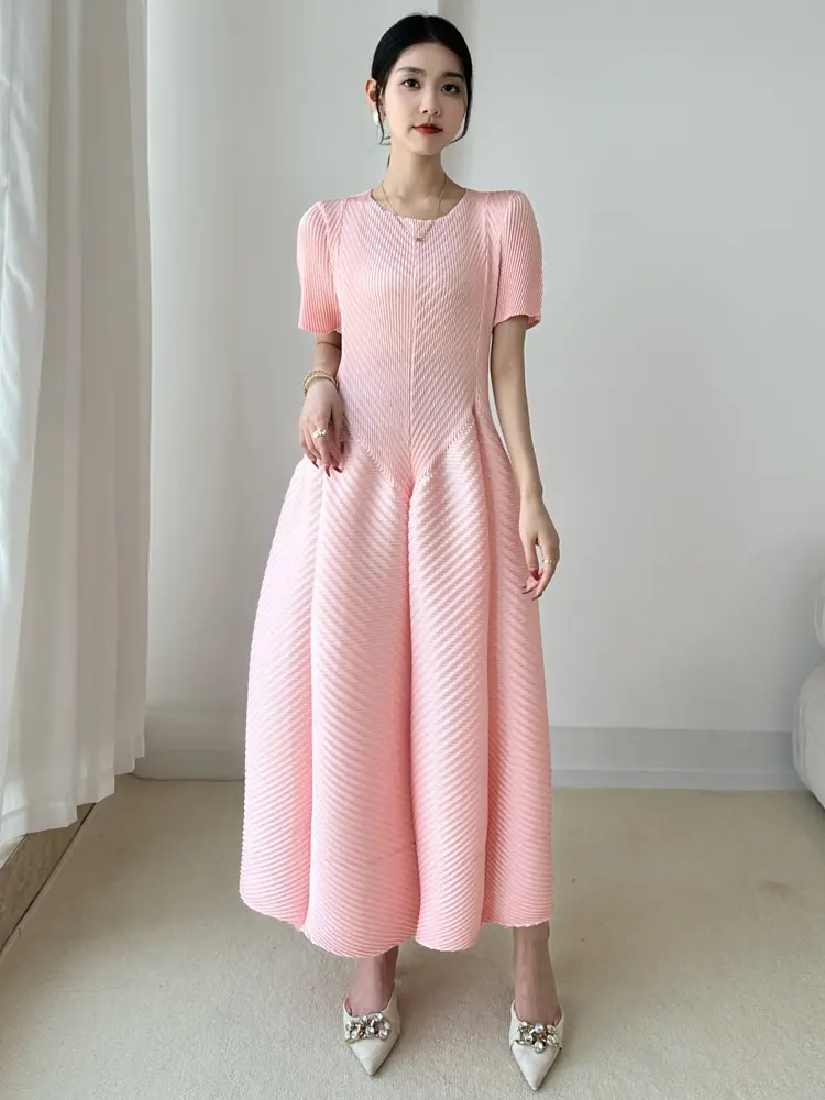 LANMREM High End Purple Pleated Women's Dress 2025 New Round Neck Short Sleeved Spliced Design Ball Gown Summer Dresses 2DB3489