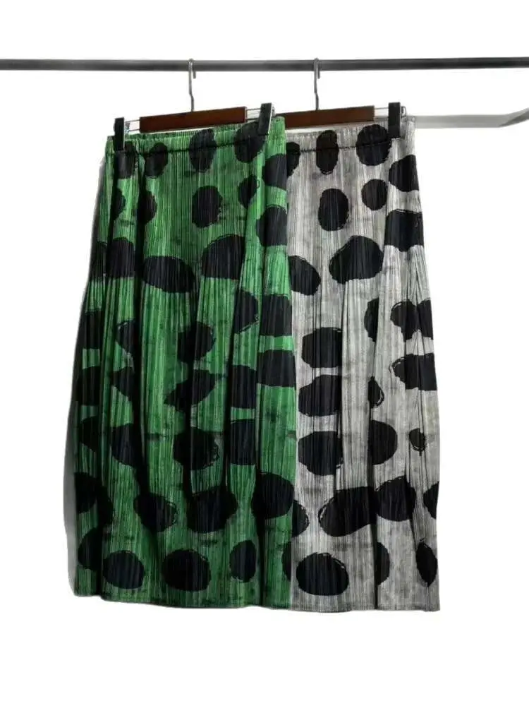 LANMREM Pleated Design Black Polka Dot Half Skirt Slimming Temperamentversatile Elastic Waist Green Skirts 2025 New 2DB3253