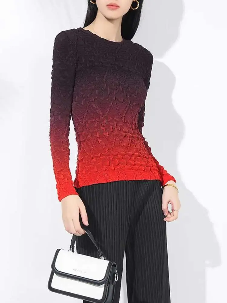 LANMREM Gradient Pleated T-shirt For Women Round Neck Long Sleeves Slim Thin Style Female Chic Top 2025 Spring New 2DB2141