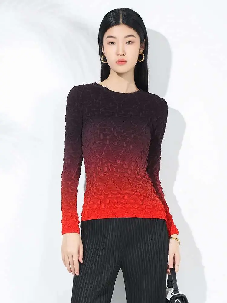 LANMREM Gradient Pleated T-shirt For Women Round Neck Long Sleeves Slim Thin Style Female Chic Top 2025 Spring New 2DB2141