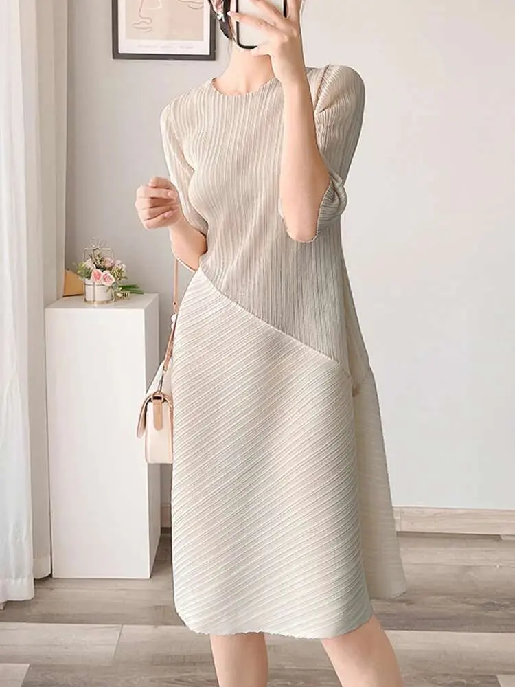 LANMREM Irregular New Half Sleeves Pleated Dress For Women O-neck Solid Color A-line Dresses Female Clothing 2025 Spring 2YA760