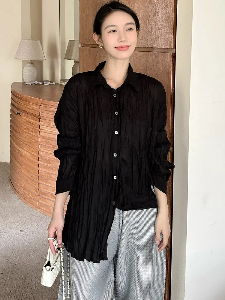 LANMREM Single Breasted Shirts For Women 2025 Summer New Pleated Tops Loose Causal Lapel Design Lightweight Blouse 2DB2729