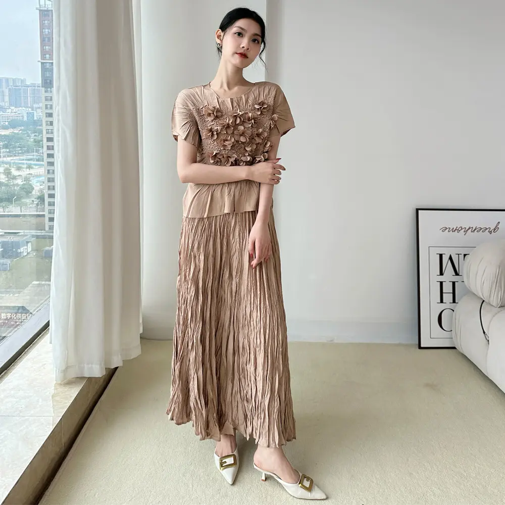 LANMREM Designer Pleated Suit For Women Handmade Embroidered Short Sleeved Elastic T-shirt Top With Skirt 2 Pieces Sets 2DB4457