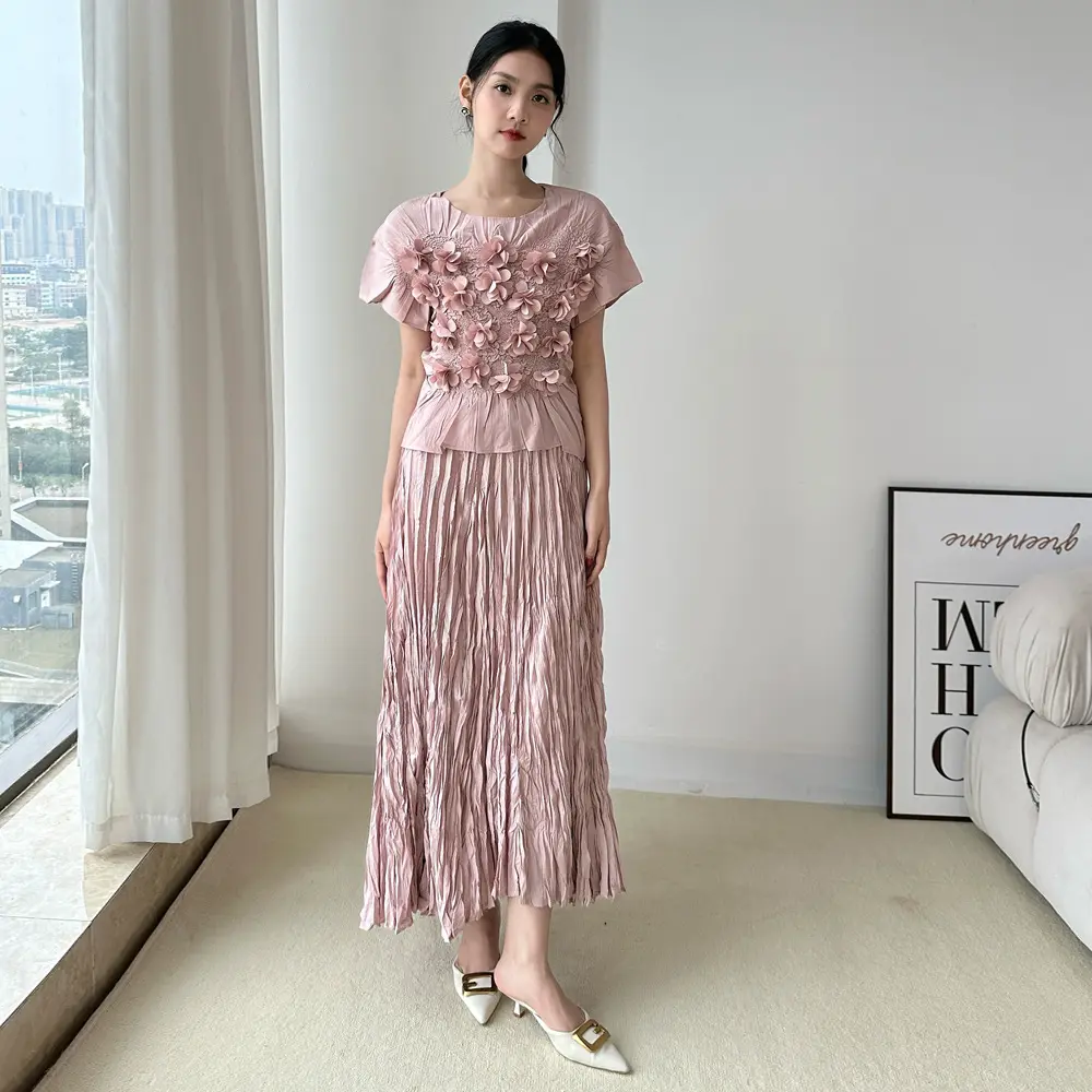 LANMREM Designer Pleated Suit For Women Handmade Embroidered Short Sleeved Elastic T-shirt Top With Skirt 2 Pieces Sets 2DB4457
