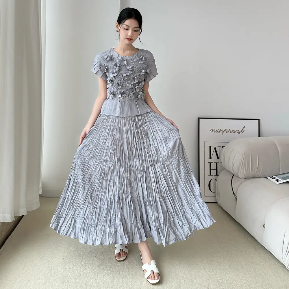 LANMREM Designer Pleated Suit For Women Handmade Embroidered Short Sleeved Elastic T-shirt Top With Skirt 2 Pieces Sets 2DB4457