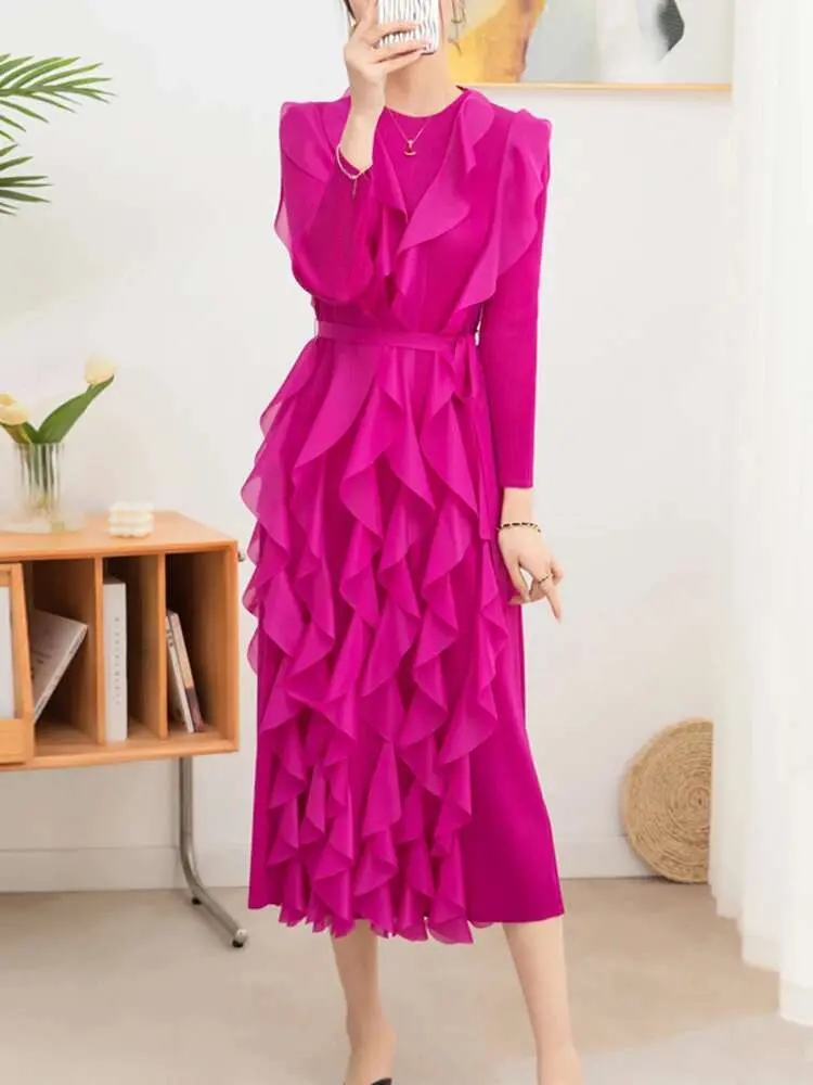 LANMREM Ruffles Pleated Dress For Women Round Neck Long Sleeves Belt Dresses Female Festival Clothing 2024 Spring New 2DA3661