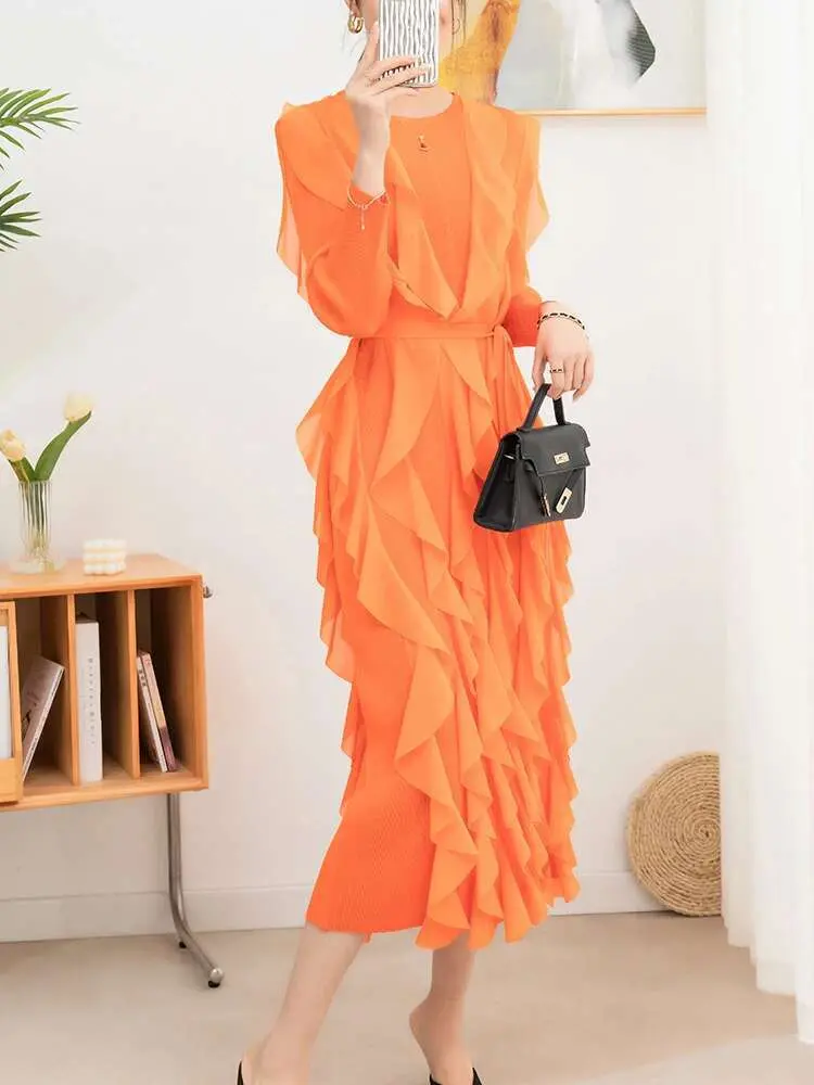 LANMREM Ruffles Pleated Dress For Women Round Neck Long Sleeves Belt Dresses Female Festival Clothing 2024 Spring New 2DA3661