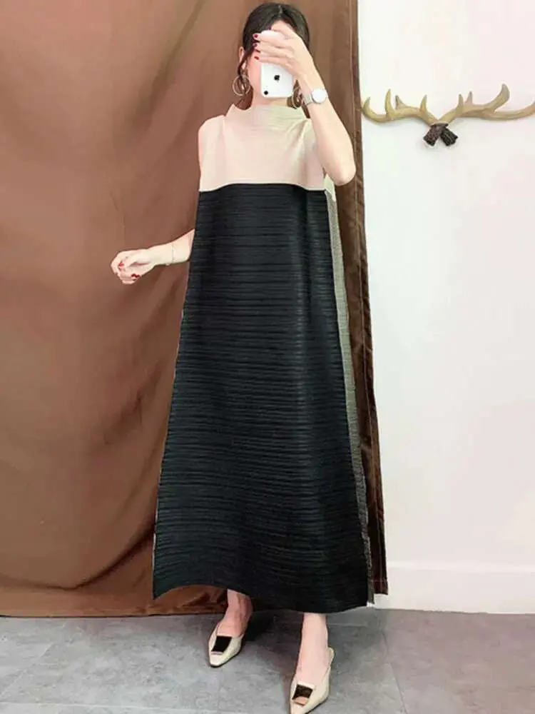 LANMREM 2025 New Stand Collar Pleated Dresses For Women Streetwear Fashion Vintage Sleeveless Contrast Colors Dress WH355
