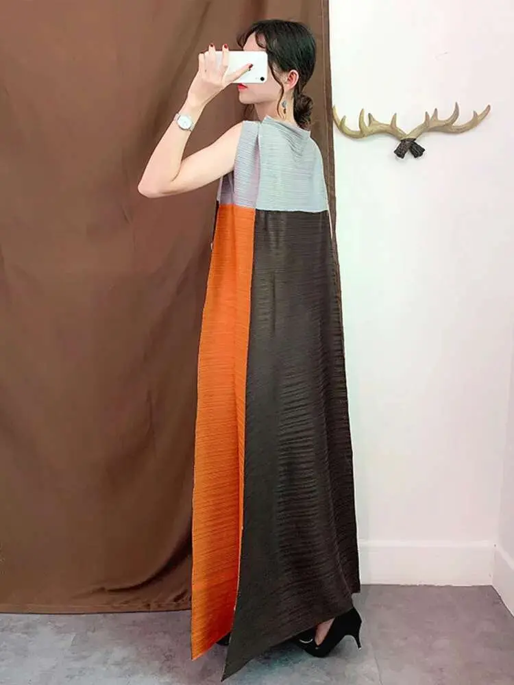 LANMREM 2025 New Stand Collar Pleated Dresses For Women Streetwear Fashion Vintage Sleeveless Contrast Colors Dress WH355