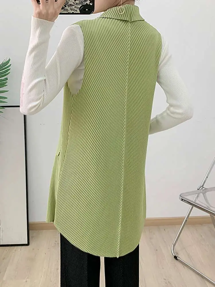 LANMREM Minimalism Pleated Vest Women's Lapel Single Button Solid Color Mid Length Coats 2025 Spring New Clothing 2Z3026