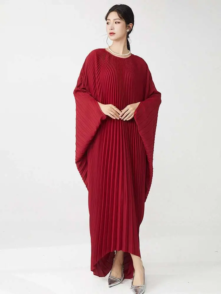 LANMREM Temperament Pleated Dress Women's 2025 New Chic Irregular Long Dresses Round Collar Batwing Sleeve Evening Dress 2DB2492