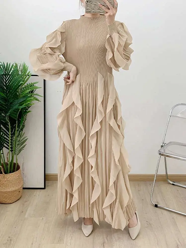 LANMREM Elegant Pleated Dress For Women Stand Collar Puff Sleeves High Stretch Personalized Dresses 2025 Spring New 2Z2817