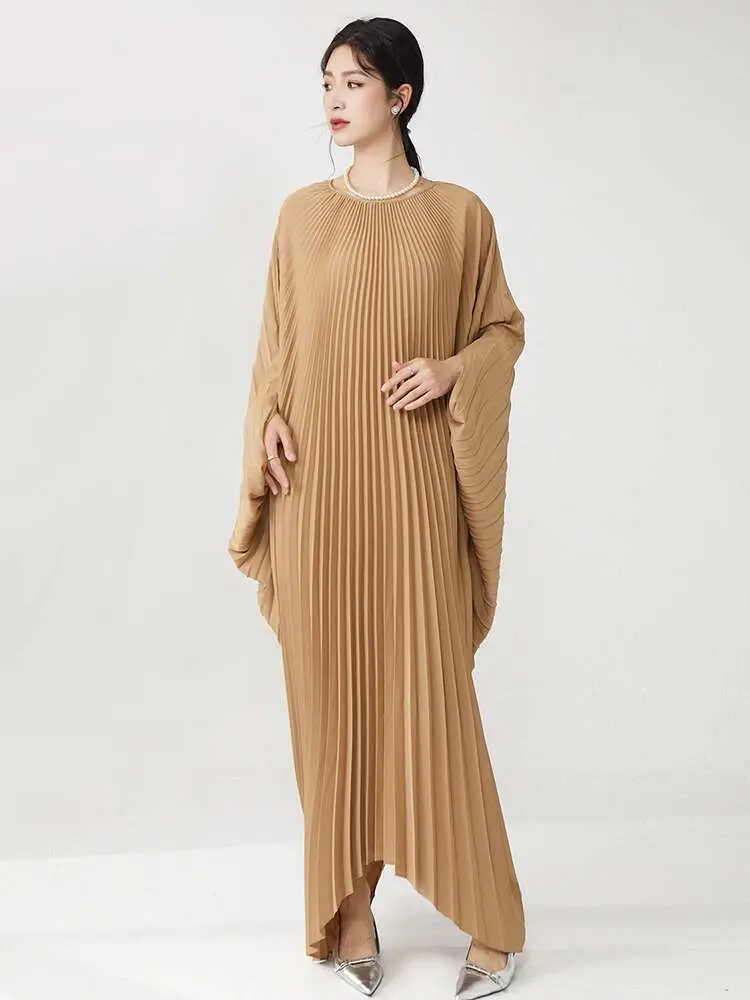 LANMREM Temperament Pleated Dress Women's 2025 New Chic Irregular Long Dresses Round Collar Batwing Sleeve Evening Dress 2DB2492