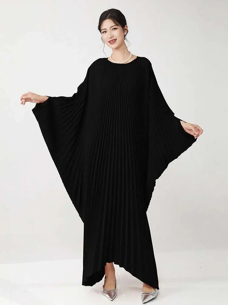 LANMREM Temperament Pleated Dress Women's 2025 New Chic Irregular Long Dresses Round Collar Batwing Sleeve Evening Dress 2DB2492