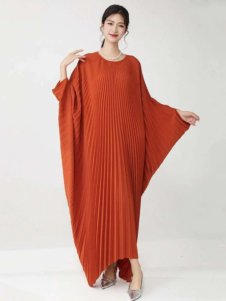 LANMREM Temperament Pleated Dress Women's 2025 New Chic Irregular Long Dresses Round Collar Batwing Sleeve Evening Dress 2DB2492