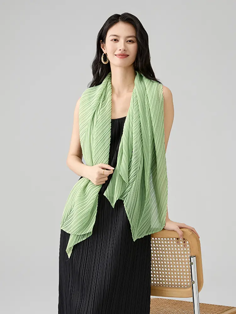 LANMREM 2025 Summer New High End Simple Pleated Scarf Comfortable And Gentle Shawl Sunscreen And Sunshade Accessories 2DB2854