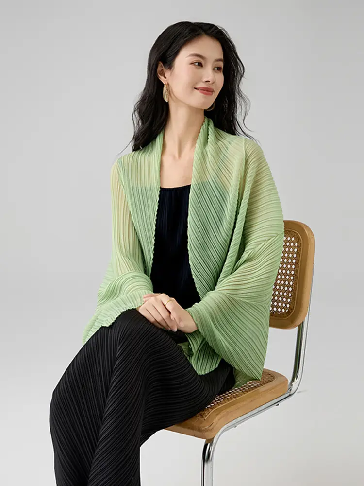 LANMREM 2025 Summer New High End Simple Pleated Scarf Comfortable And Gentle Shawl Sunscreen And Sunshade Accessories 2DB2854
