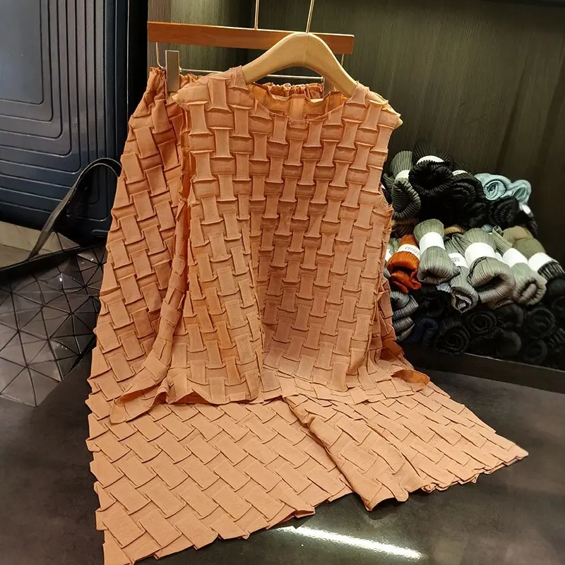 LANMREM Black O-neck Sleeveless Summer Women's Two Pieces Set 2025 New Three-dimensional Pleated Top + Loose Elastic Waist Skirt